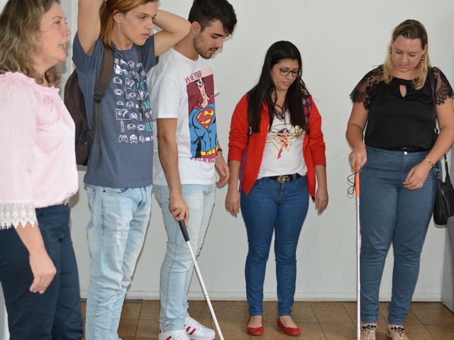 Alunos do Campus de Alegre visitam Instituto Luiz Braille do Espírito Santo